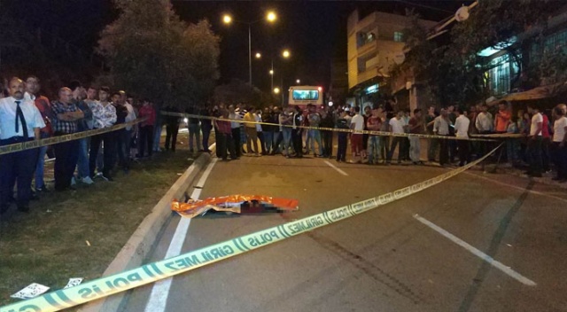 Halk otobüsü ile motosiklet çarpıştı: 2 ölü Halk otobüsü ile motosiklet çarpıştı: 2 ölü