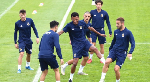İlk 6 haftada 7 puanda kalan Fenerbahçe'de golcüler sessiz İlk 6 haftada 7 puanda kalan Fenerbahçe'de golcüler sessiz