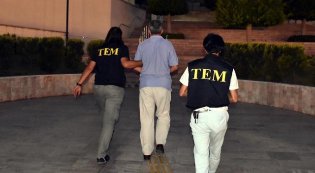 Meslekten ihraç edlien öğretmen yurtdışına kaçarken yakalandı Meslekten ihraç edlien öğretmen yurtdışına kaçarken yakalandı
