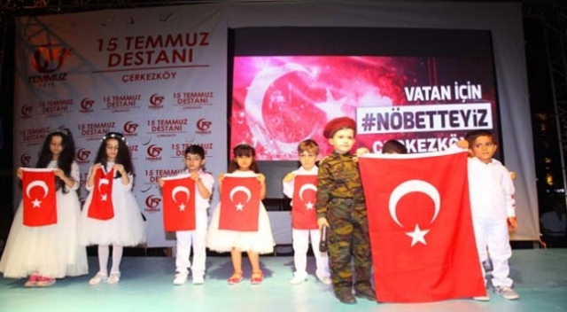Minikler 15 Temmuz ruhunu yeniden canlandırdı Minikler 15 Temmuz ruhunu yeniden canlandırdı