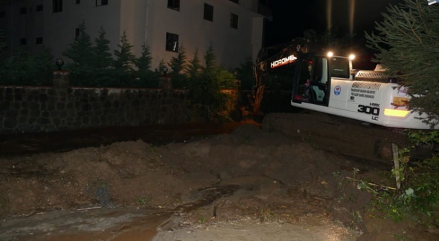 Of'ta sağanak etkili oluyor Of'ta sağanak etkili oluyor