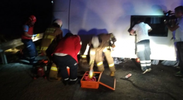 Son dakika! Bandırma&#039;da yolcu minibüsü devrildi: 10 yaralı