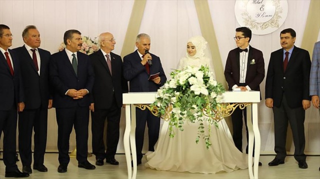 TBMM Başkanı Yıldırım nikah şahidi oldu TBMM Başkanı Yıldırım nikah şahidi oldu