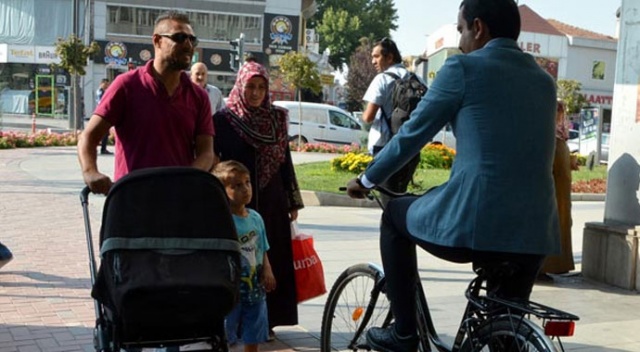 Yolda onu gören önce şaşkına dönüyor! Kim olduğunu anlaşılınca...