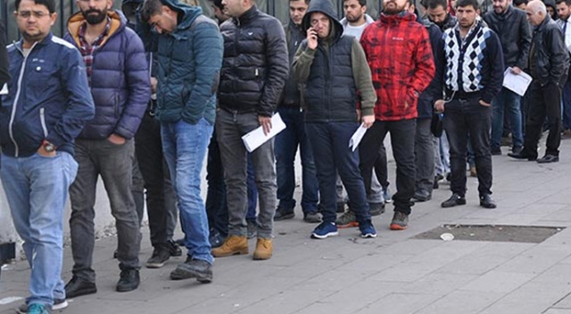 Ankara&#039;da bedelli askerlik kuyruğu 1 kilometreyi buldu