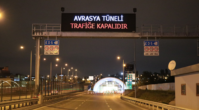 Avrasya tüneli trafiğe kapatıldı Avrasya tüneli trafiğe kapatıldı
