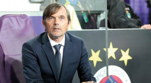 Cocu'nun görevine son verildi Cocu'nun görevine son verildi