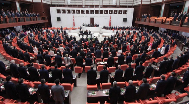 Cumhurbaşkanlığı Hükümet Sistemi'nin ilk bütçesi 961 milyar TL oldu Cumhurbaşkanlığı Hükümet Sistemi'nin ilk bütçesi 961 milyar TL oldu