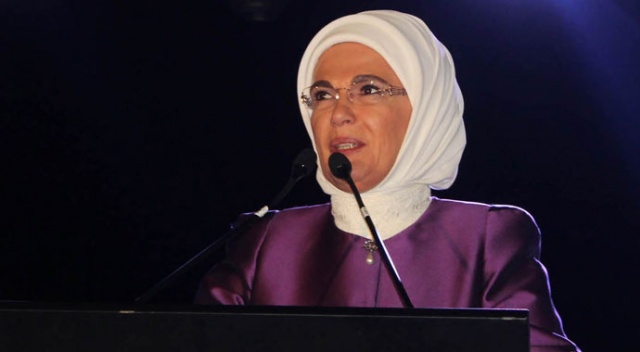 Emine Erdoğan: Kadına yönelik şiddet insanlığa ihanettir Emine Erdoğan: Kadına yönelik şiddet insanlığa ihanettir
