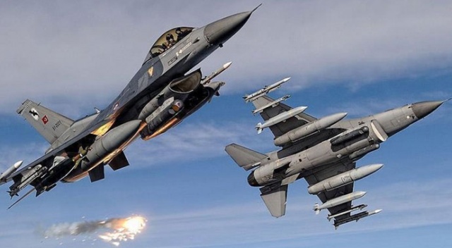 Irak'ın kuzeyine hava harekatı: 4 terörist etkisiz hale getirildi Irak'ın kuzeyine hava harekatı: 4 terörist etkisiz hale getirildi