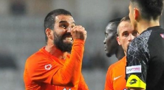 Kara kaplı futbol defteri Kara kaplı futbol defteri
