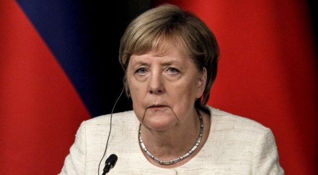 Merkel'den 18 yıl sonra yeniden aday olmama kararı! Merkel'den 18 yıl sonra yeniden aday olmama kararı!