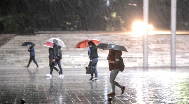 Meteoroloji sağanak yağış için uyardı Meteoroloji sağanak yağış için uyardı