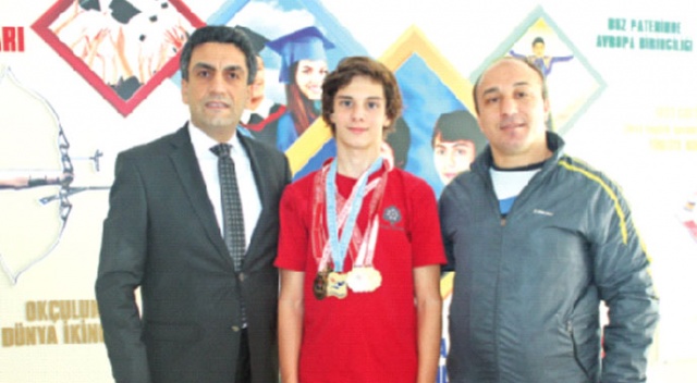 Sarıkaya yüzmede İstanbul şampiyonu