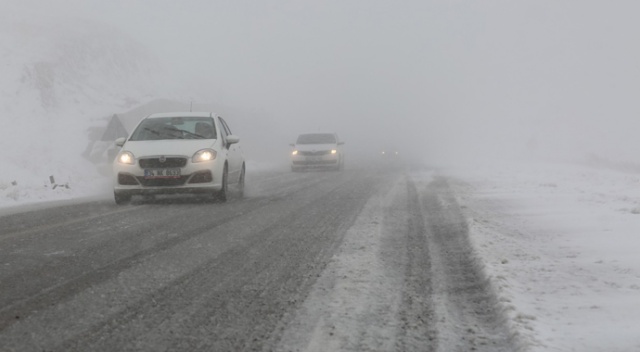 Tunceli’de kar ve tipi etkisini sürdürüyor