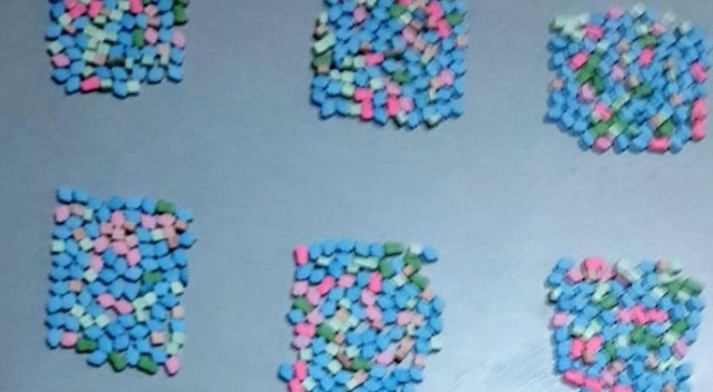 Adana&#039;da bin 500 uyuşturucu hap ele geçirildi