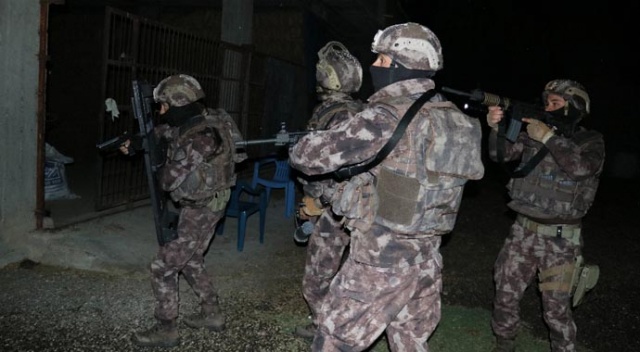 Adana’da suç örgütüne operasyon: 20 gözaltı Adana’da suç örgütüne operasyon: 20 gözaltı