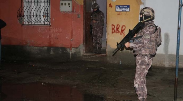 Adana'da terör operasyonu Adana'da terör operasyonu