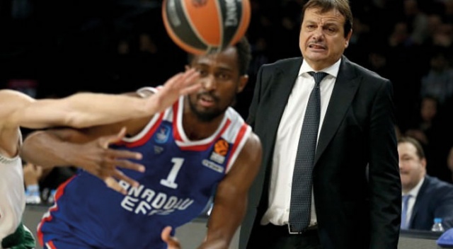 Anadolu Efes Yunan devine acımadı Anadolu Efes Yunan devine acımadı
