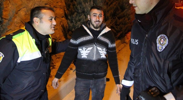 Drift yaparken yakalandı, arkadaşı gözyaşlarına hakim olamadı Drift yaparken yakalandı, arkadaşı gözyaşlarına hakim olamadı
