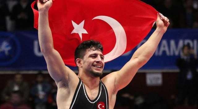 Dünya şampiyonu güreşçi, ödüllerle ev kredisini kapatacak Dünya şampiyonu güreşçi, ödüllerle ev kredisini kapatacak