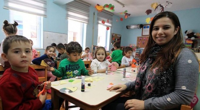 Dünyanın dört bir yanında öğretmenlere rol model oldu Dünyanın dört bir yanında öğretmenlere rol model oldu