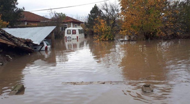 Edirne&#039;deki selde 80 yaşındaki bir kadın kayboldu