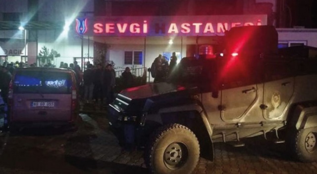 Hastanede silahlı kavga: Yaralılar var Hastanede silahlı kavga: Yaralılar var