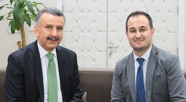 Kapısı hiç kapanmayan bürokrat! Kapısı hiç kapanmayan bürokrat!