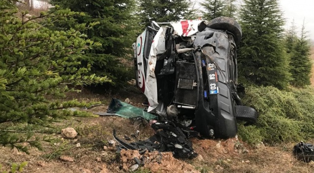 Kontrolden çıkan ambulans kaza yaptı