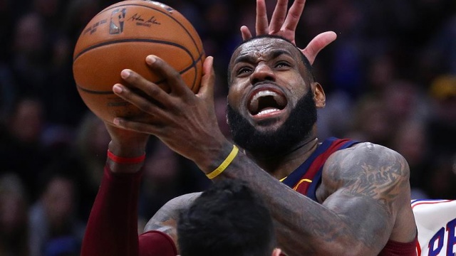 LeBron rekor kırdı, Lakers kazandı