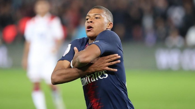 Mbappe PSG&#039;yi sırtlıyor