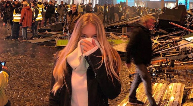 Putin'in sözcüsünün kızı Paris eylemlerinde olduğunu duyurdu Putin'in sözcüsünün kızı Paris eylemlerinde olduğunu duyurdu