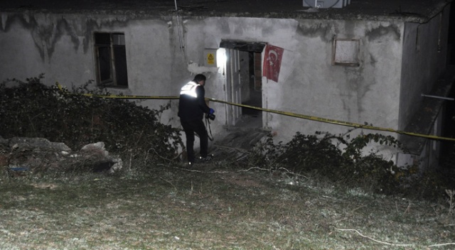 Sigara izmaritinden çıkan yangın canına mal oldu! Sigara izmaritinden çıkan yangın canına mal oldu!