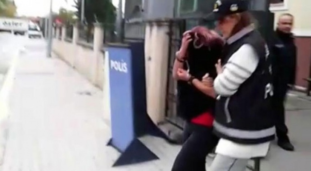 Taksinin içinde yakalandı! Hemen tutuklandı Taksinin içinde yakalandı! Hemen tutuklandı
