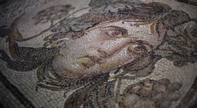 &#039;Çingene Kızı&#039;nın ailesine yoğun ilgi