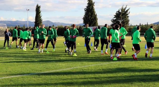 Akhisarspor ilk yarıyı Konyaspor maçıyla tamamlayacak Akhisarspor ilk yarıyı Konyaspor maçıyla tamamlayacak