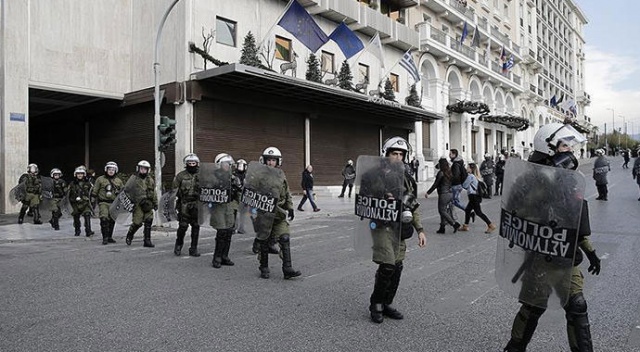 Atina'da bombalı saldırı Atina'da bombalı saldırı