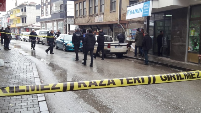 Bacanağını sokak ortasında öldürdü Bacanağını sokak ortasında öldürdü