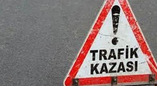 Başkentte yolcu minibüsü ile otomobil çarpıştı: 15 yaralı Başkentte yolcu minibüsü ile otomobil çarpıştı: 15 yaralı