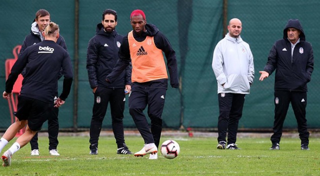Beşiktaş'ta Ryan Babel antrenmana çıktı Beşiktaş'ta Ryan Babel antrenmana çıktı