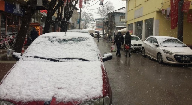 Bursa'da kar yağışı başladı Bursa'da kar yağışı başladı