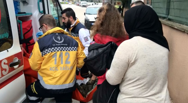 Deprem sırasında baygınlık geçiren öğrenci hastaneye kaldırıldı