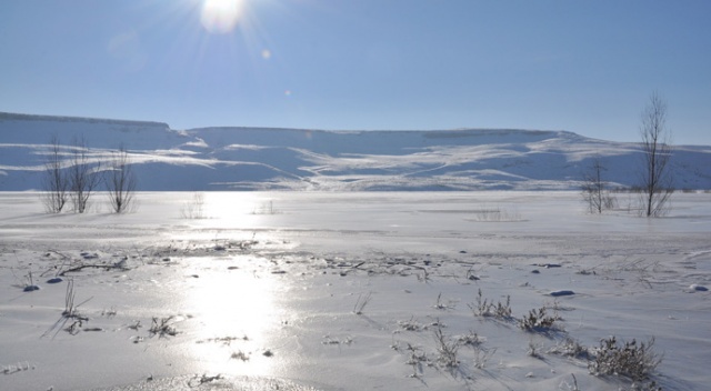 Eksi 24 dereceyi gören Kars buz tuttu