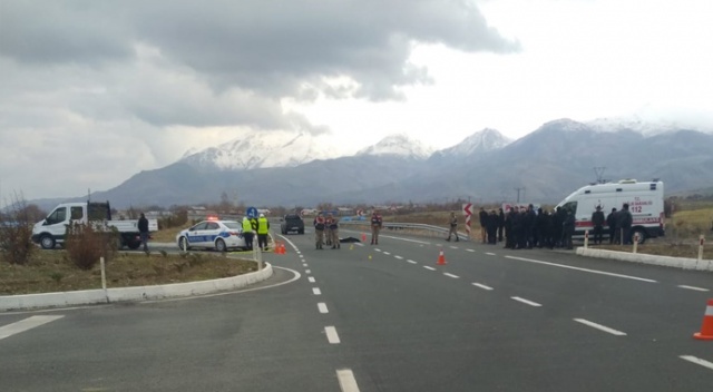 Elazığ'da trafik kazası: 1 kişi hayatını kaybetti Elazığ'da trafik kazası: 1 kişi hayatını kaybetti