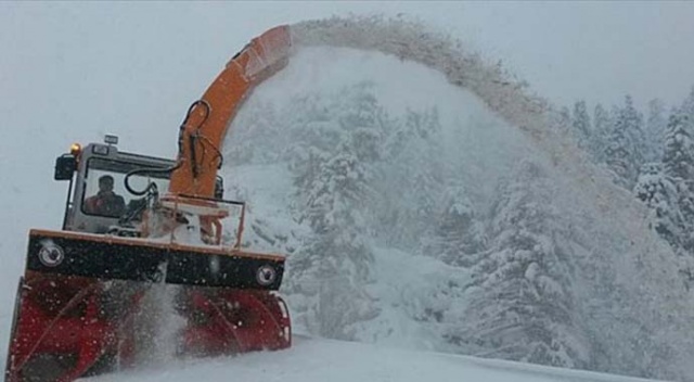 Hakkari&#039;de 24 köy ve 59 mezra yolu ulaşıma kapandı