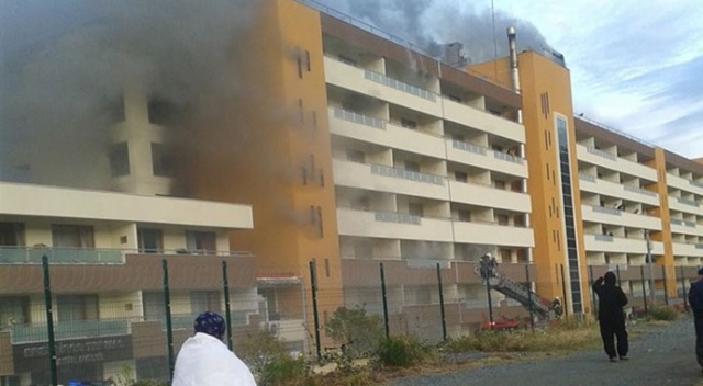 Hatay'daki otel yangınında 20 kişi dumandan zehirlendi