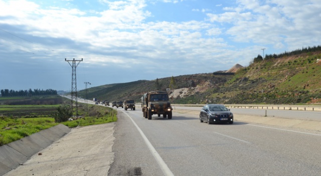 Hatay&#039;dan Suriye sınırına asker sevkiyatı