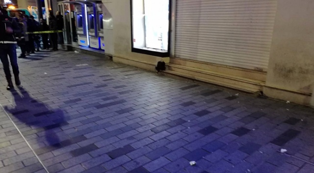 İstiklal Caddesi&#039;ndeki şüpheli paket fünyeyle patlatıldı