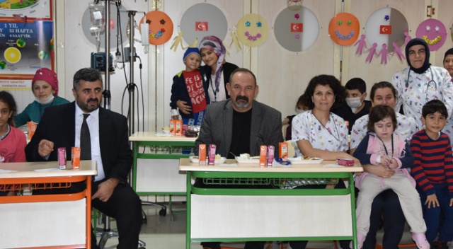 Lösemili çocuklar için yeniyıl kutlaması Lösemili çocuklar için yeniyıl kutlaması